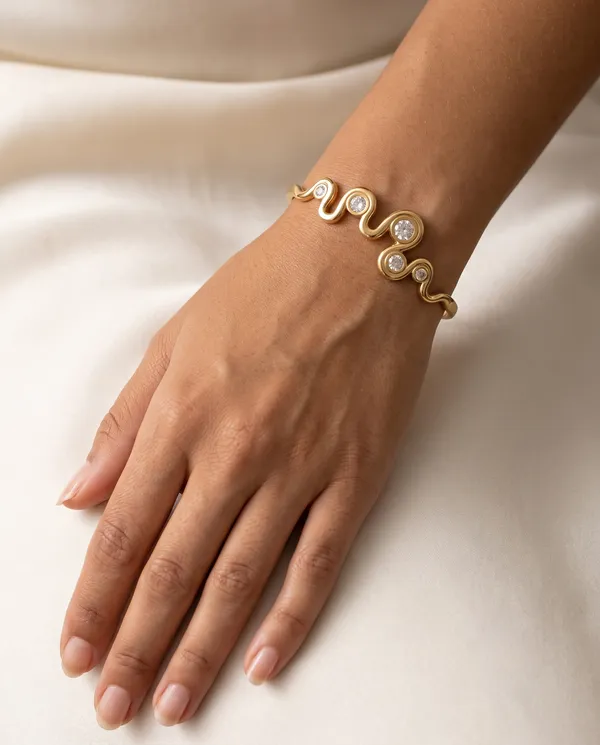 Wavy_Diamond_Cz_Gold_Bangle