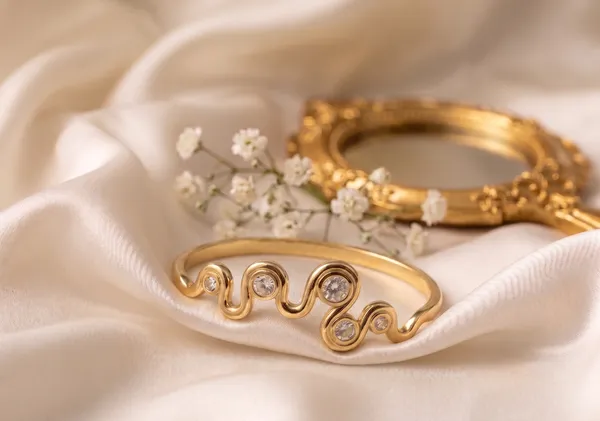 Wavy_Diamond_Cz_Gold_Bangle