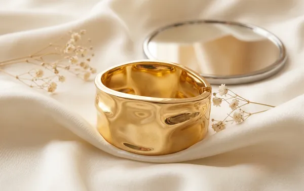 Small_Gold_Metal_Cuff_Bracelet