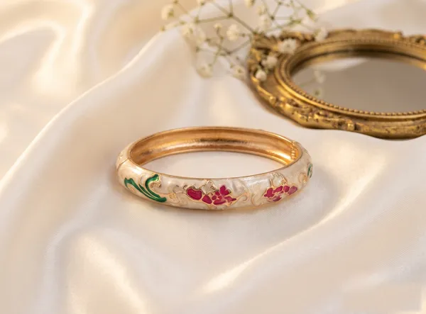 Ivory_Meenakari_Bangle