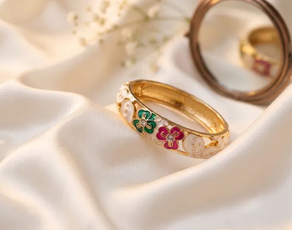 Ivory_Thick_Meenakari_Kada
