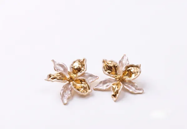 Ivory_Dual_Tone_Gold_Enamel_Floral_Earrings