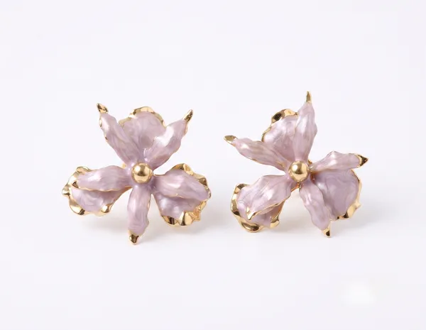 Off_White_Resin_Flower_Cluster_Statement_Earrings