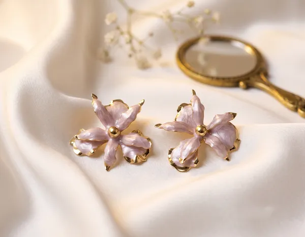 Off_White_Resin_Flower_Cluster_Statement_Earrings