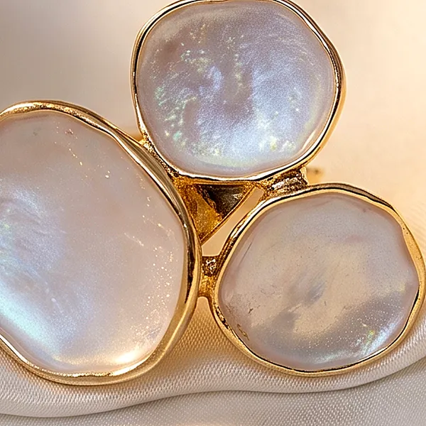 Frosted_Petal_Trio_Resin_Ring