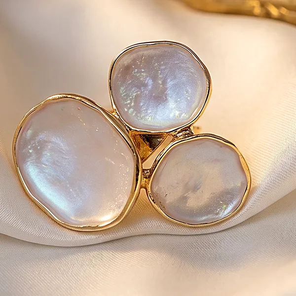 Frosted_Petal_Trio_Resin_Ring