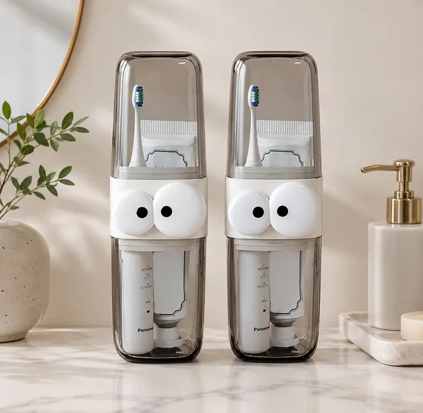 Toothbrush_Case_With_Mouthwash_Cup