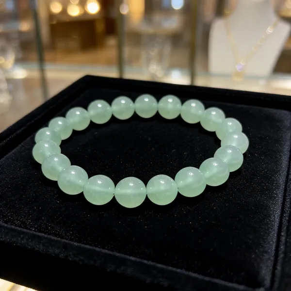 Natural_Green_Aventurine_Crystal_Beaded_Bracelet_for_Luck,_Prosperity_&_Positive_Energy