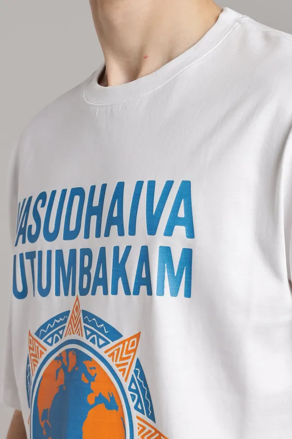 White_Cotton_Oversized_Vasudhaiva_Kutumbakam_T-Shirt_For_Men