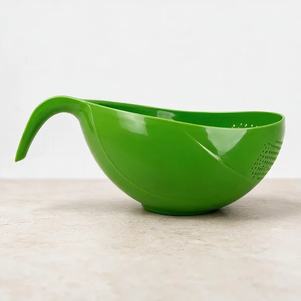 Green_Solid_Handled_Colander_Strainer