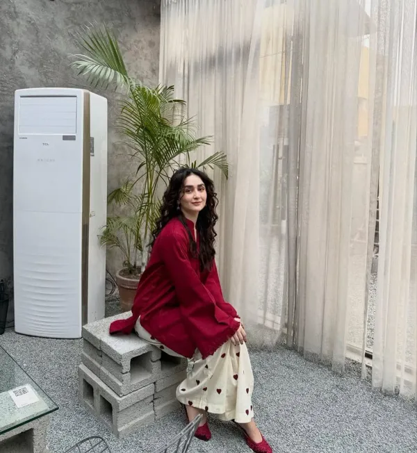 Elegant_Red_Kurta_With_Ivory_Heart_Print_Skirt_Set