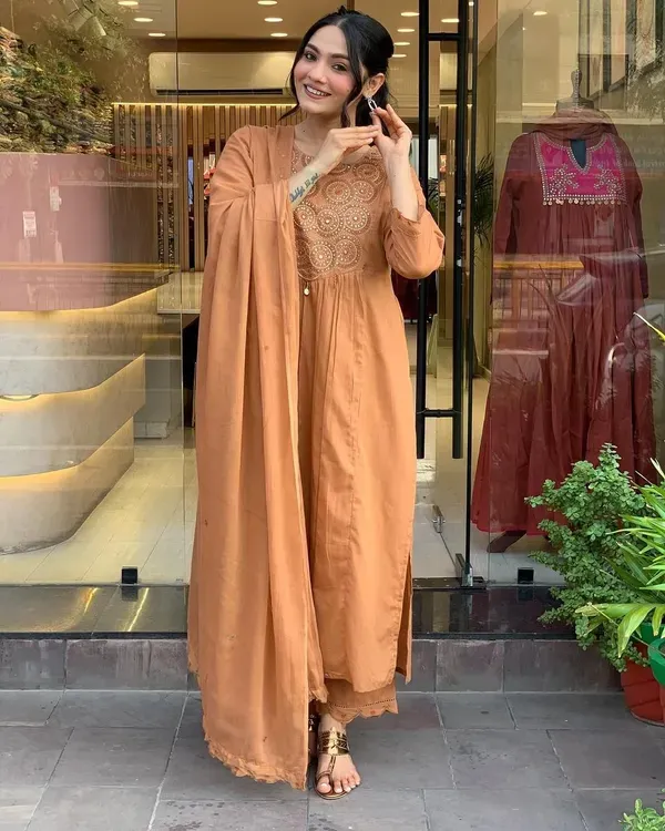 Elegant_Rust_Embroidered_Kurta_Set_With_Dupatta