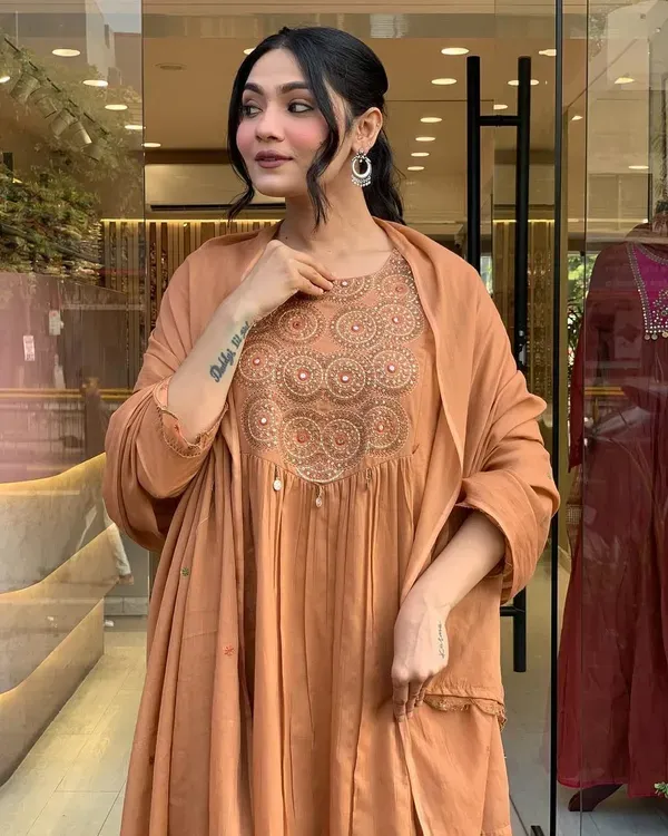 Elegant_Rust_Embroidered_Kurta_Set_With_Dupatta