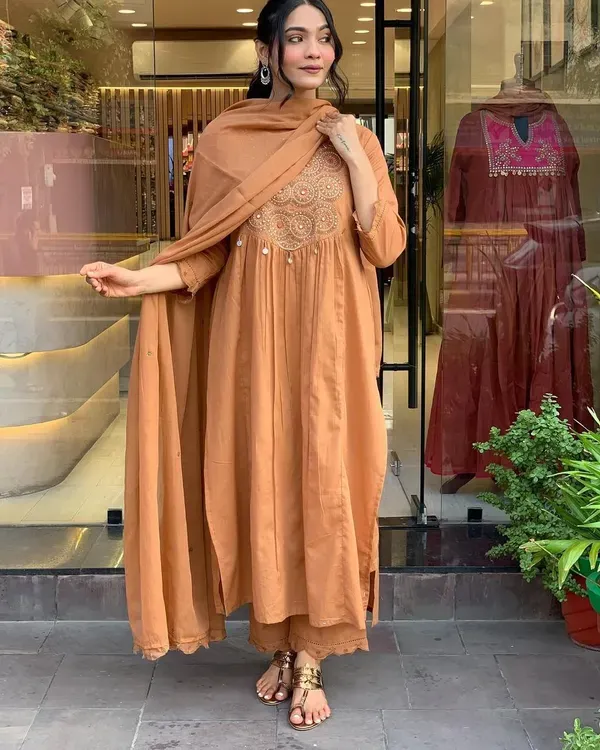 Elegant_Rust_Embroidered_Kurta_Set_With_Dupatta