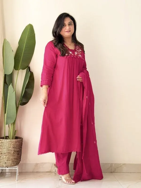Fuchsia_Pink_Embroidered_Kurta_Set_With_Dupatta