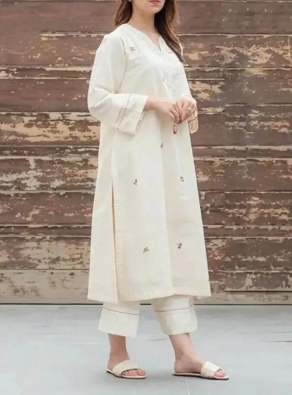 Off-White_Cotton_Embroidered_Straight_Kurta_Pant_Set_For_Women