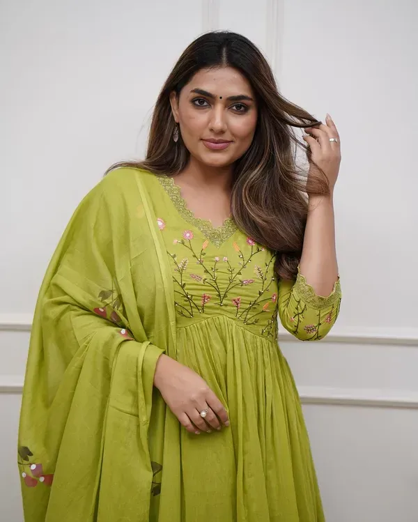 Green_Embroidered_Sequence_Cotton_Kurti_With_Pant_Dupatta_Set_For_Women