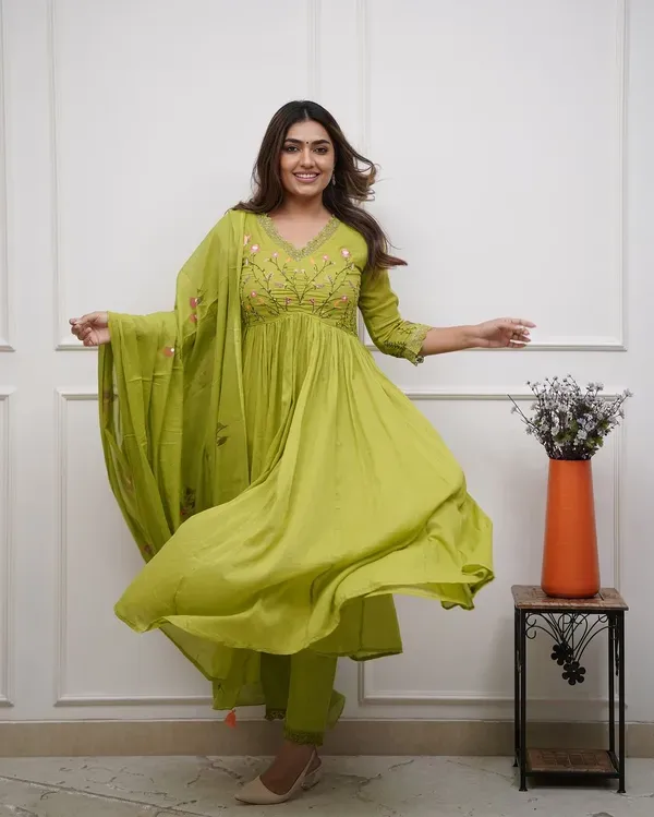 Green_Embroidered_Sequence_Cotton_Kurti_With_Pant_Dupatta_Set_For_Women