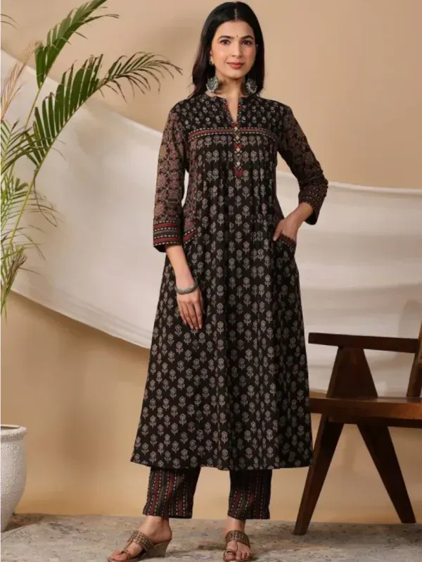 Black_Printed_Cotton_Kurti_With_Pant_Dupatta_Set_For_Women