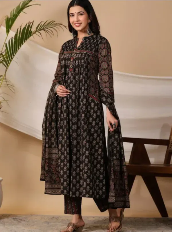 Black_Printed_Cotton_Kurti_With_Pant_Dupatta_Set_For_Women