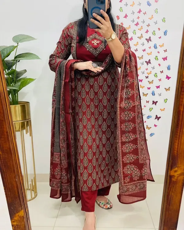Maroon_Printed_Cotton_Kurti_With_Pant_Dupatta_Set_For_Women