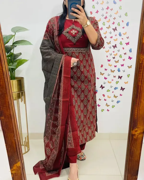 Maroon_Printed_Cotton_Kurti_With_Pant_Dupatta_Set_For_Women