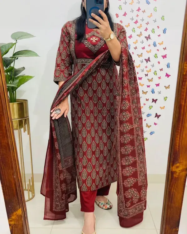Maroon_Printed_Cotton_Kurti_With_Pant_Dupatta_Set_For_Women