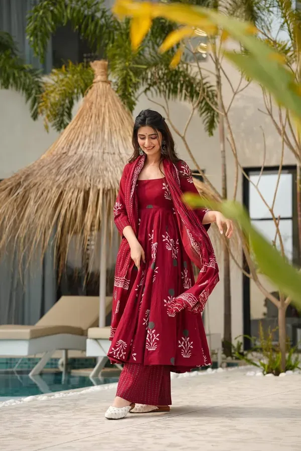 Discharge_Print_Cotton_Suit_Set_For_Women
