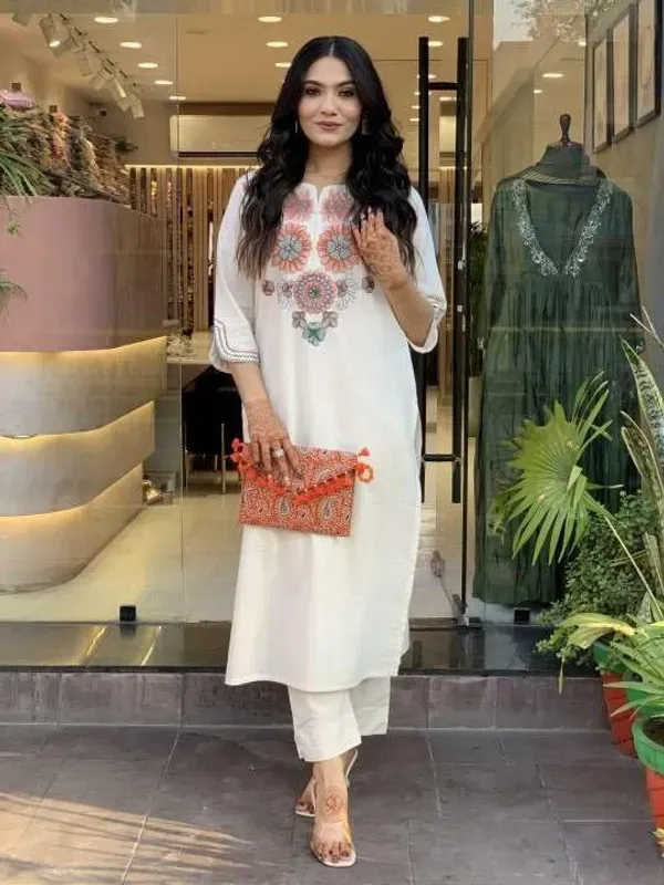 Embroidered_White_Kurti_With_Straight_Pants_For_Women