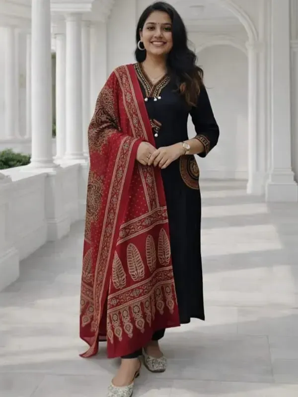 Elegant_Black_Kurta_Set_With_Red_Printed_Dupatta