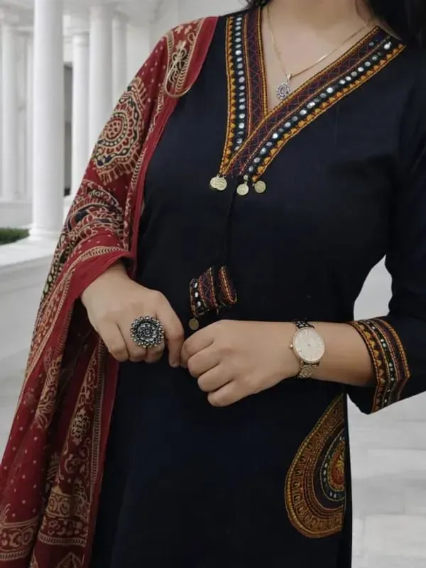 Elegant_Black_Kurta_Set_With_Red_Printed_Dupatta
