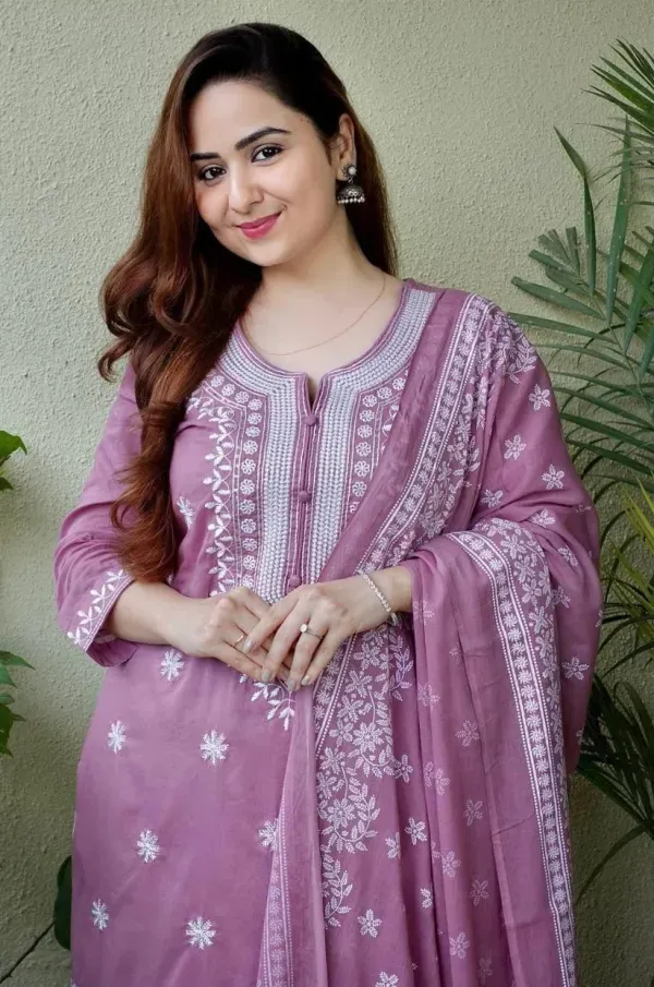 Dusty_Lavender_Embroidered_Suit_Set_With_Dupatta