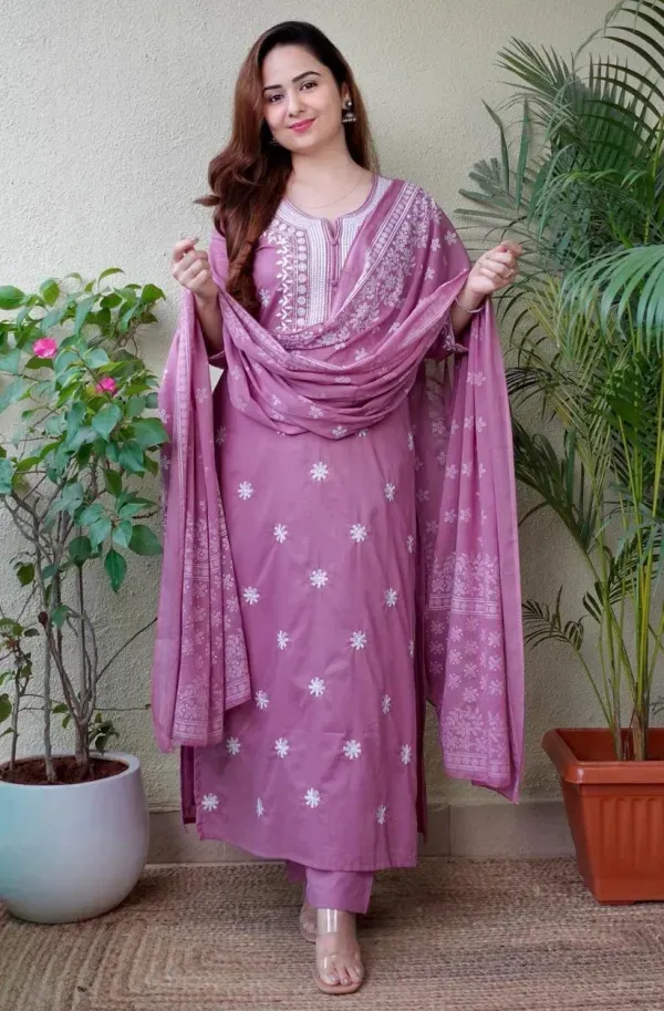Dusty_Lavender_Embroidered_Suit_Set_With_Dupatta