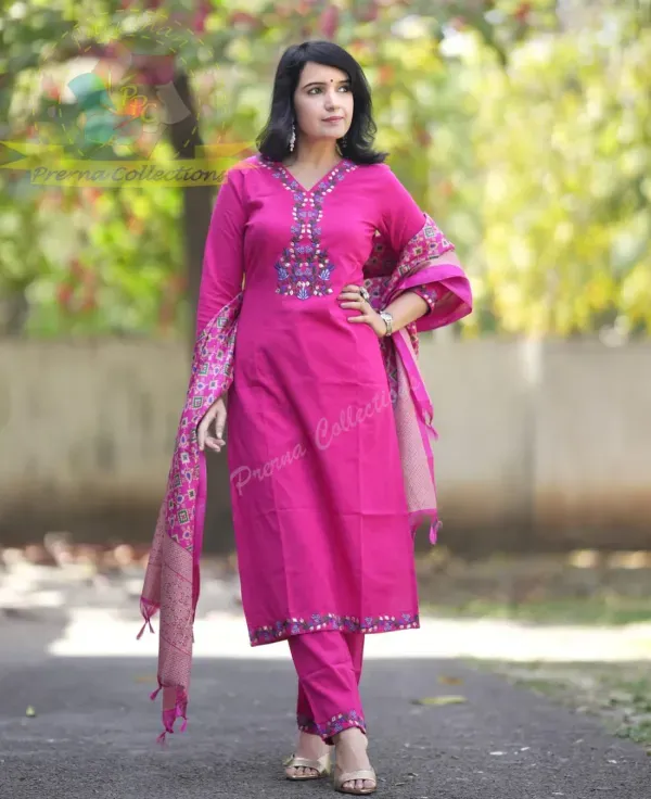 Pink_Gajji_Silk_Embroided_Kurti_With_Pant_Dupatta_Set_For_Women