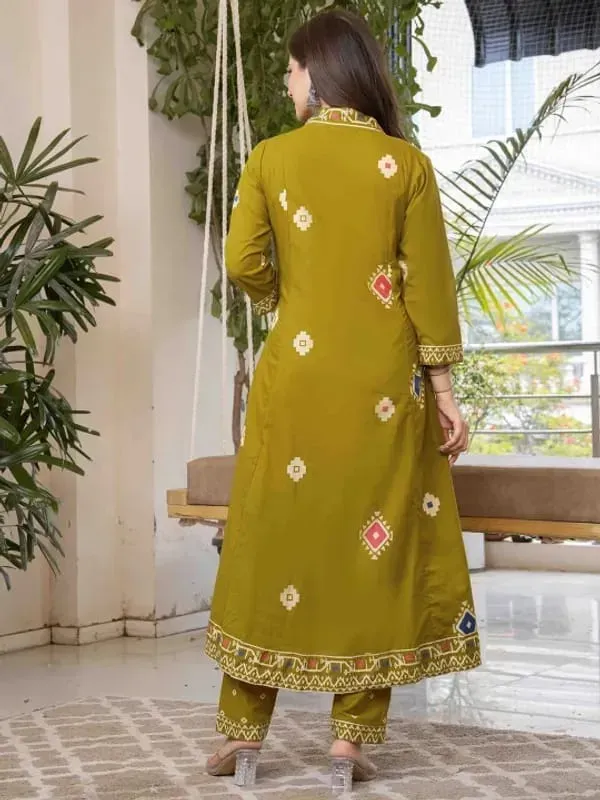 Elegant_Olive_Green_Anarkali_Kurta_Set_With_Printed_Dupatta