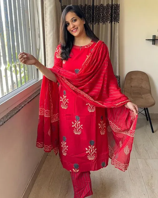 Red_Printed_Cotton_Kurti_With_Pant_Dupatta_Set_For_Women