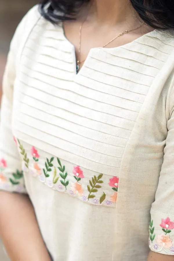White_Trendy_Cotton_Flex_Kurti_For_Women