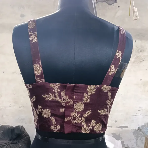 Maroon_Brocade_Sleeveless_Blouse_for_Women