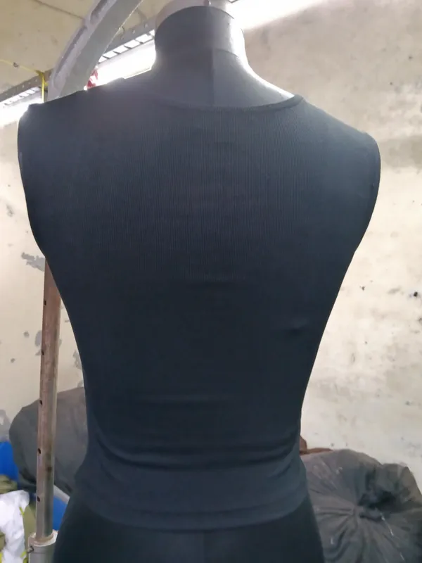 Black_Ribbed_Fitted_Sleeveless_Top_for_Women