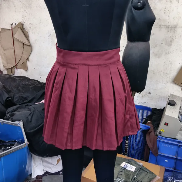 Burgundy_Pleated_Mini_Skirt_for_Women