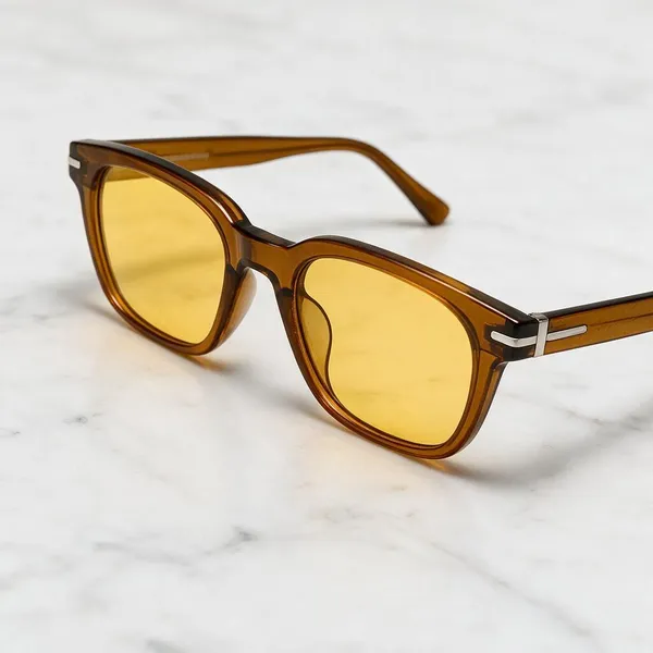 After7_Wayfarer_Yellow_Tint_Daylite_Blue_Light_Filtering_Glasses