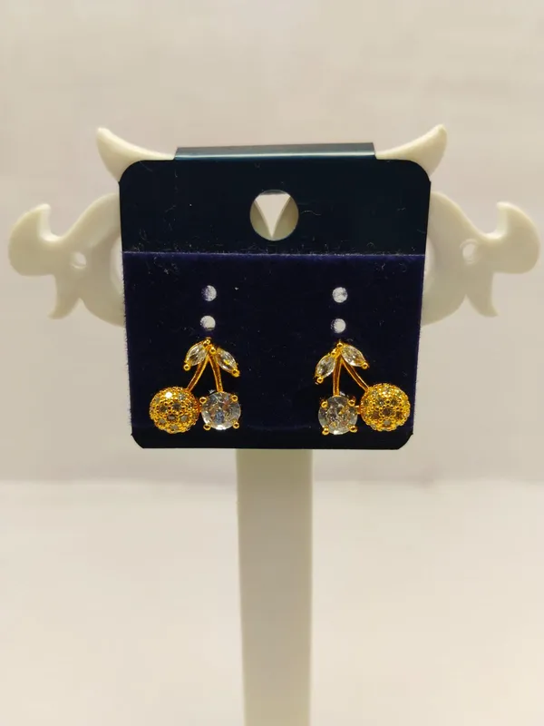 Gold_Brass_Drop_Earrings_For_Women
