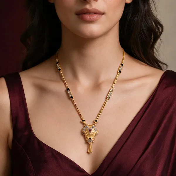 Gold_Brass_Pendant_Necklace_For_Women
