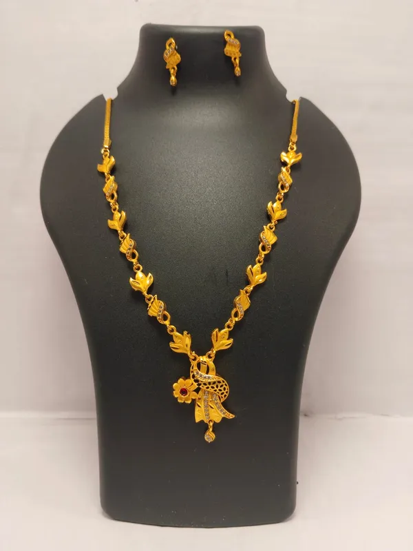 Gold_Brass_Necklace_Set_For_Women