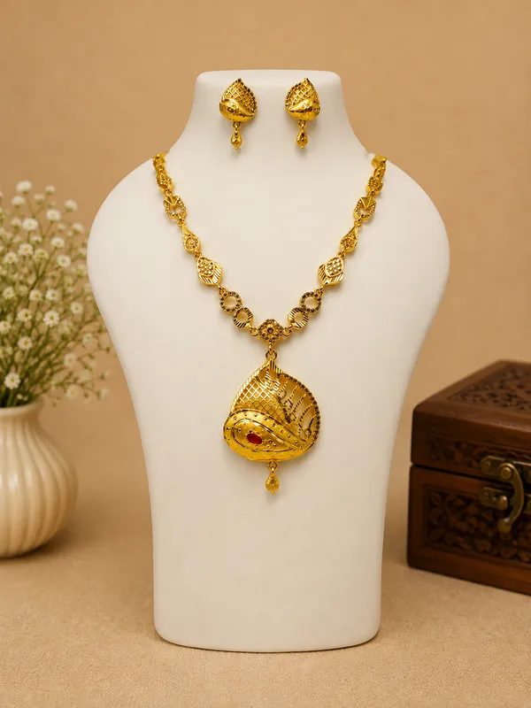Gold_Brass_Necklace_&_Earrings_Set_For_Women