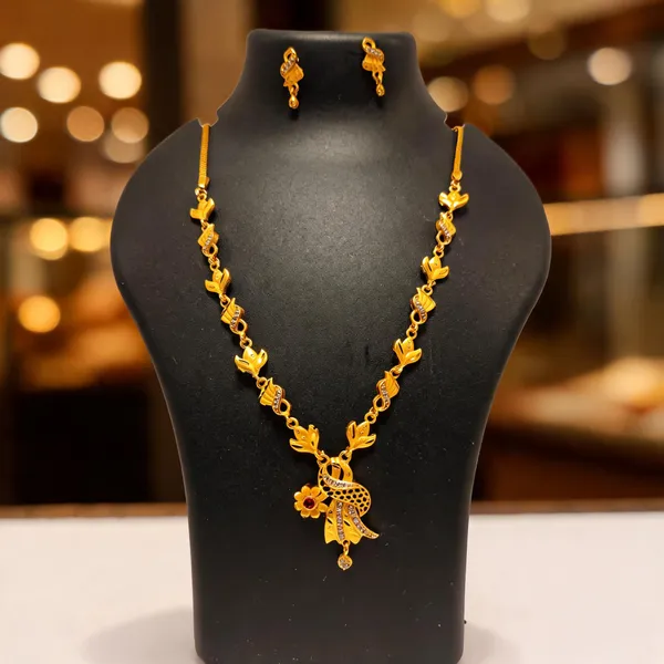 Gold_Brass_Necklace_Set_For_Women