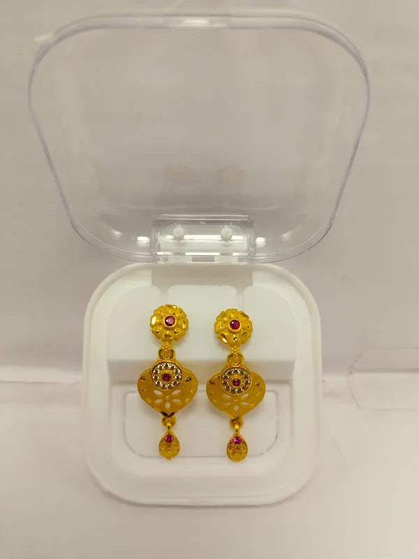 Gold_Brass_Drop_Earrings_For_Women
