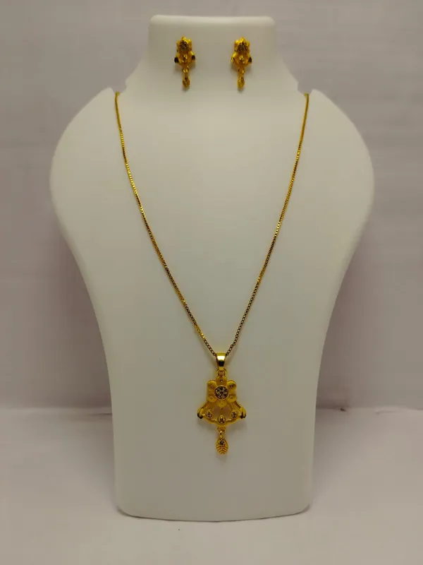 Gold_Brass_Necklace_&_Earrings_Set_For_Women