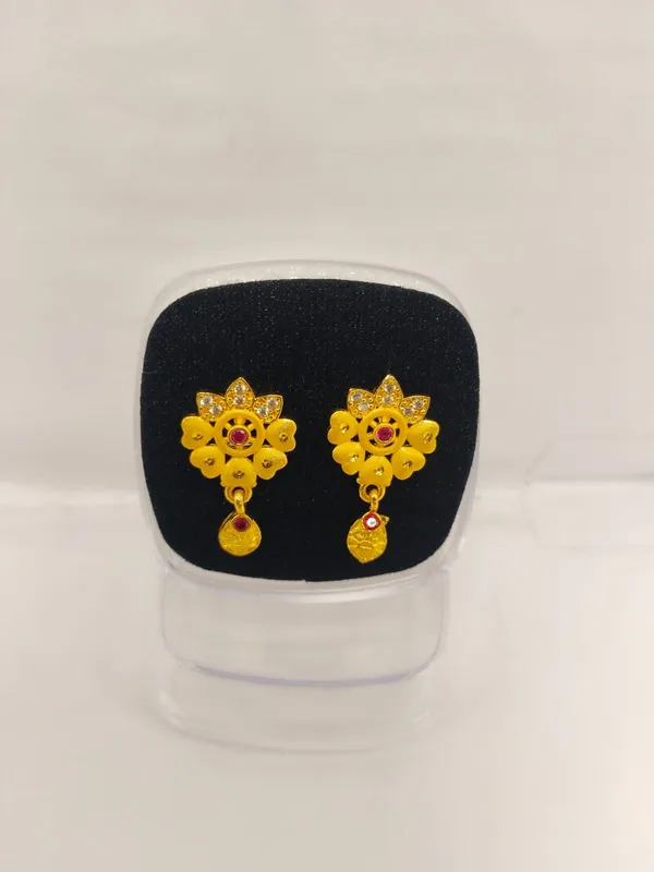 Gold_Brass_Drop_Earrings_For_Women
