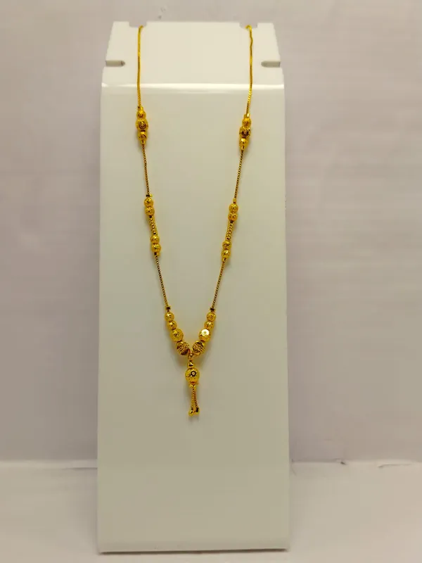 Gold_Brass_Pendant_Necklace_For_Women